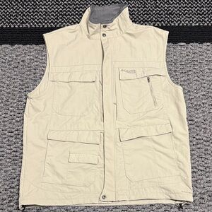 Columbia Titanium Omni-Shield Utility Fishing Vest Men’s L Beige Photographer